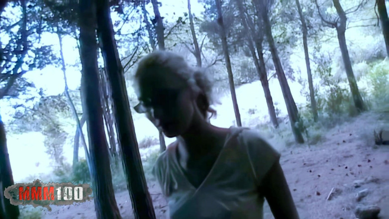 MMM100: Starla-candy Vacker fransk blond Starla Candy Pees i skogen suger...