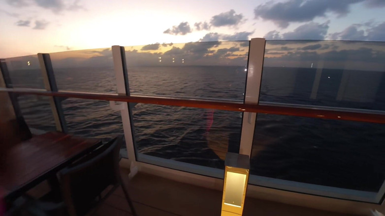 Miss Lexa: Akşam yemeği randevumda külot yok