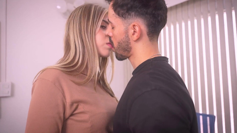 JuanBustosTV: Ejaculare cu vedere la persoana 1 - Mi-am salinți șeful furios cu o...