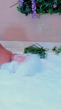 Foam Butt Shake