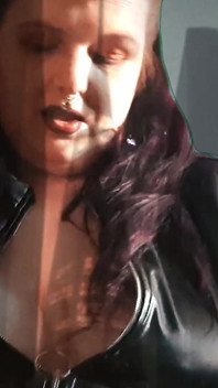 The Holographic Giantess
