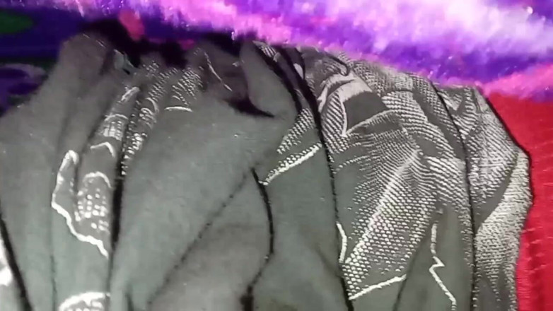 Bengaliauntykichut: Aunty's Pussy Fucking Inside the Lotus at Night