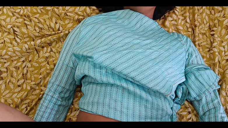 YOURAMRITA04: 선명한 힌디어 오디오에서 도기 스타일 자세로 하드코어 섹스하는 핫한 인도 인도 인도 의붓딸