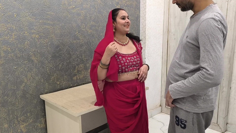 Desi chudai hub: Saas Ki Chudai neukt te veel sperma in de mond