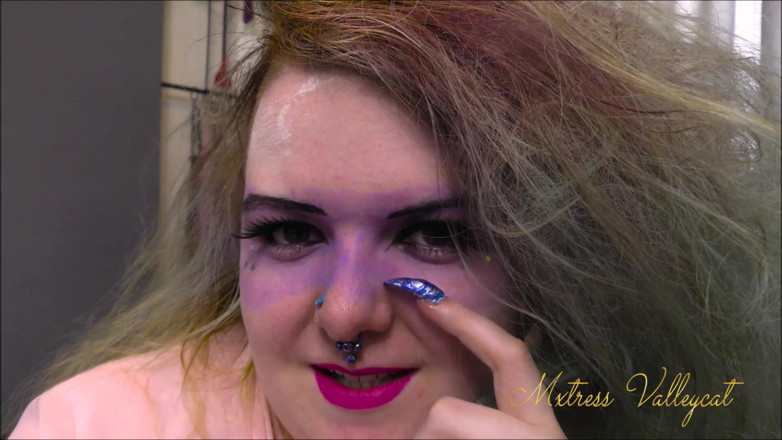Mxtress Valleycat: Get me something pretty for my face