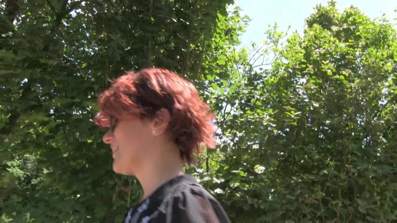 Popp Sylvie: Pris! Baise aux pieds nus en plein air