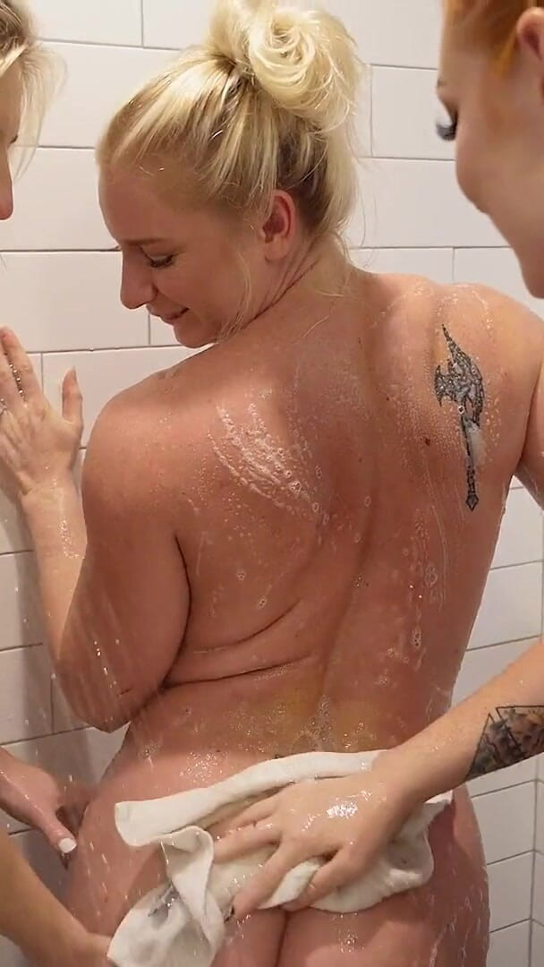 Ggg Peeping Tom Shower (Naughty Talulah)