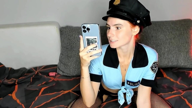 Darcy Dark: 警察は私に膣検査をしました