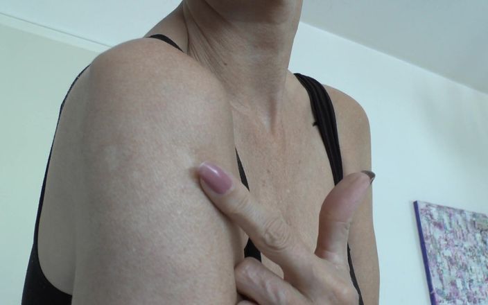 Lady Victoria Valente: Bekas luka di lengan atasku, lady victoria valente