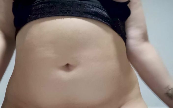 Nicole Passat: Curvy Nicole Has Swollen Titties!