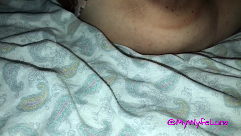 My Wife Luna: Troy wordt wakker dat je neukt