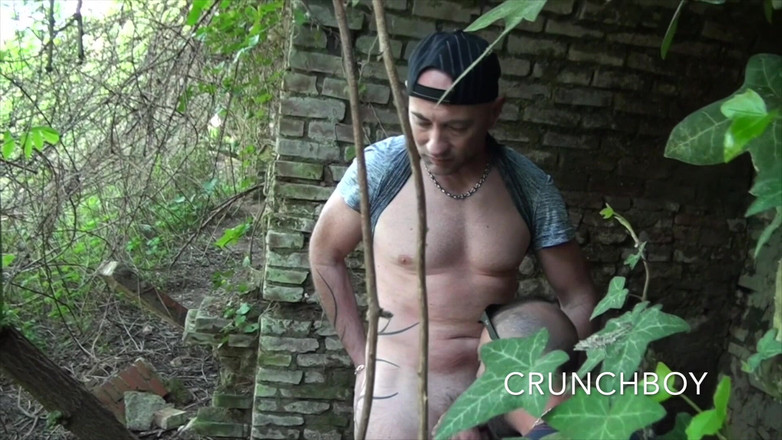 Ass slut fucked bareback: 2231 por papi en crucero en el bosque exhib