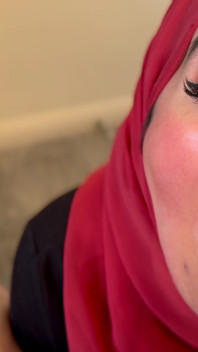 Aaliyah Yasin se snaží polykat sperma svých nevlastních bratrů