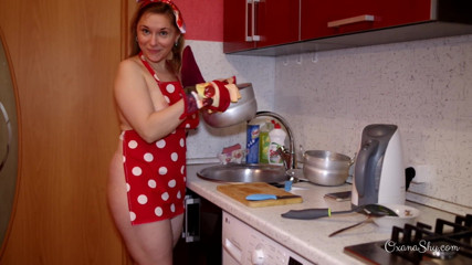 MILF Oxana: 옥사나의 요리 쇼 1부. 새우