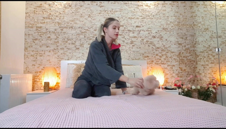 Erotic Tanya: Step-sister - Cam While Farting