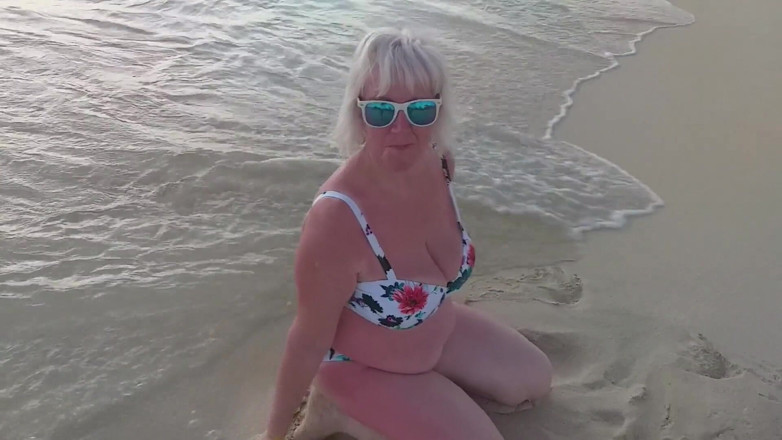 Mature Wanker: Pure Vicky Pension Rush Private XXX Clips