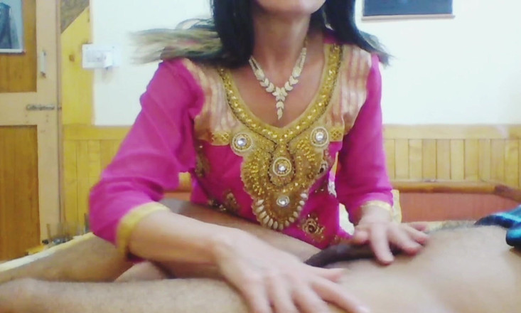 Bolly Karma: Minha boca é muito pequena, vamos devagar mais das mãos