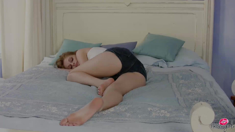 GirlsKissxxx: Georgia Jones goes Lesbian with Faye Reagan with face sitting...