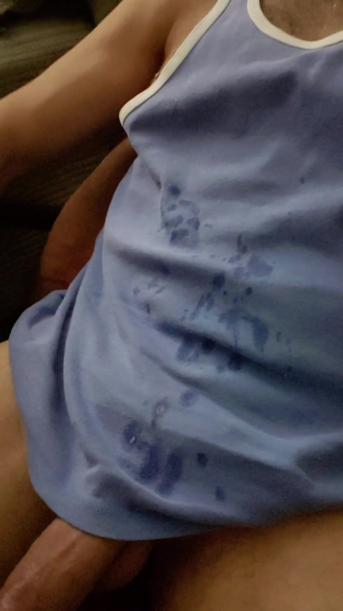 BBIG: Weer een sperma op het shirt