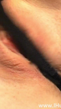 我追捕我的阴户 - 少女electta Angels在大自然中自慰