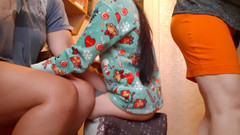 Lesbian-candys: Ma copine et moi nous masturbons mutuellement dans la cuisine...