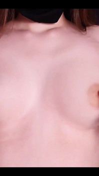 Orgasm real cu sfârcurile fără atingere de pizdă - joc cu sfârcurile