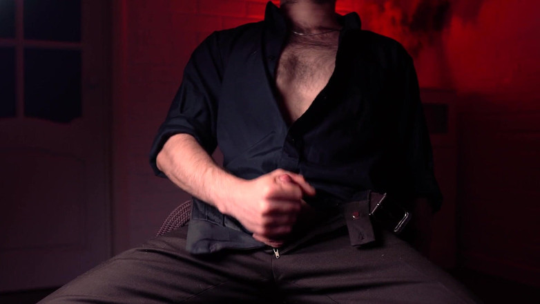 NoelDero: Le beau Noel Dero dans une chemise sexy et un...
