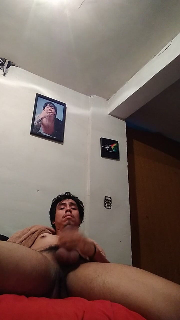 AlexAlejandro13: 私と一緒にベッドに入るハードコアセックスをたくさんしたくなる