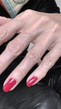 Klassische Rote Fingernägel, Lady Victoria Valente