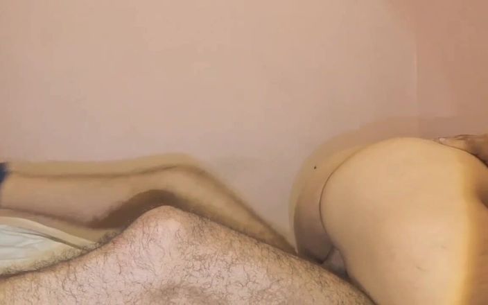 Raniasexy: आप चाहते हैं कि मैं उसकी पीठ में घुसने से पहले अपना लंड उसकी गांड पर पास करूं
