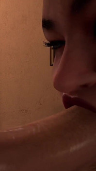 Anale con calda cameriera asiatica milf sul letto: 3D Porno
