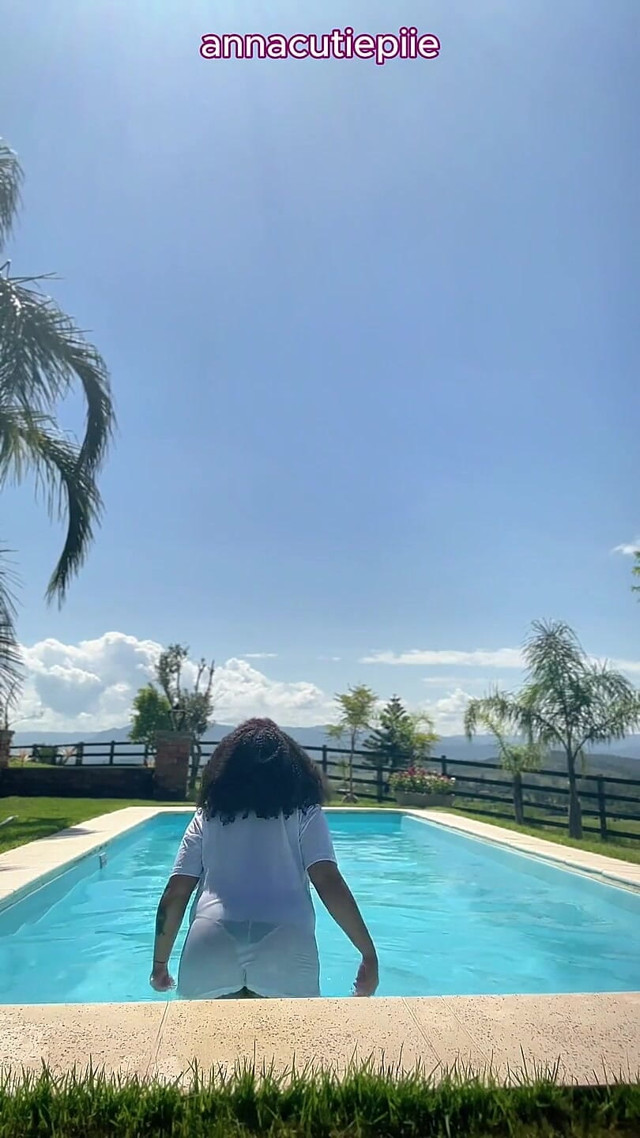 Chubby Ebony Farting Like Crazy in the Pool (Anna Cutiepiie) Chubby Ebony Farting Like Crazy in the Pool (Anna Cutiepiie)