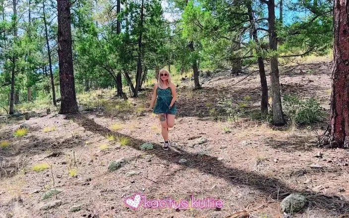 Kactus kutie: Outdoor Pee Compilation 2023