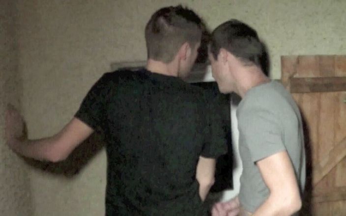 FRENCH STRAIGHT BOYS FUCKING GAY: Kilian knullade sin raka frienc nyfiken