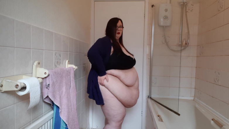SSBBWLadyBrads: SSBBW 배꼽 흔들기