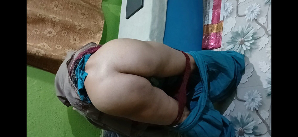 Aahan Ahiran: Une bhabhi desi à Gand se tient debout