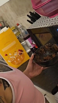 Chocolate Flake Pee Cakes