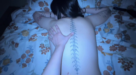 LuchCrush: Sert bir masajdan sonra üvey kız kardeşimi parmakladim