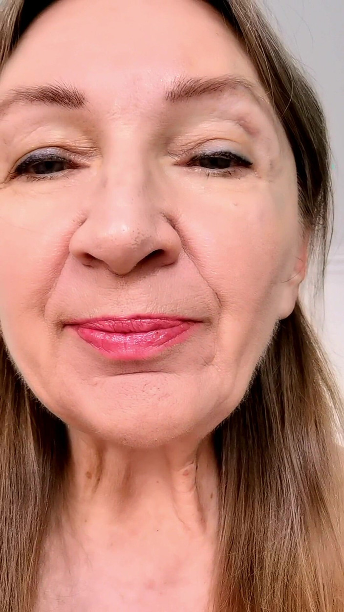 MariaOld: 奶奶变成了巨人并喜欢这个