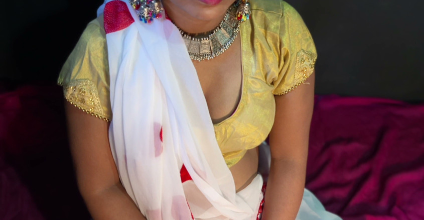 DESI PARO: Desi Wife Gives Oral Sex to Her Husband in White...