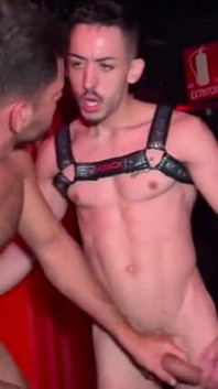 Oskat Ivan usata crudo da Waler Linarss