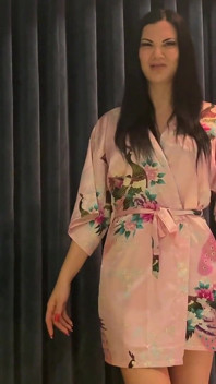 继母淫荡内衣诱惑