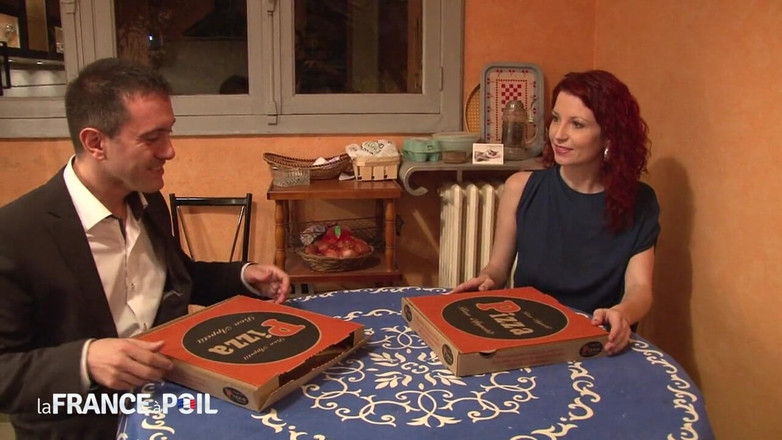 Girls Bang: Versaute französische rothaarige liefert pizza und muschi