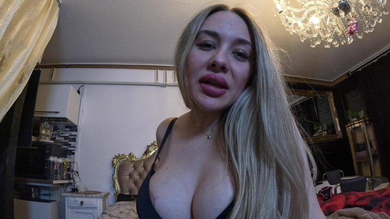 Queen_of_BDSM: Patrz, jak mi idzie w butach na obcasie!