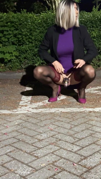 Zadanie dla sissy część 2 – Wbiegam do elektrycznej klatki i zaraz dojdę