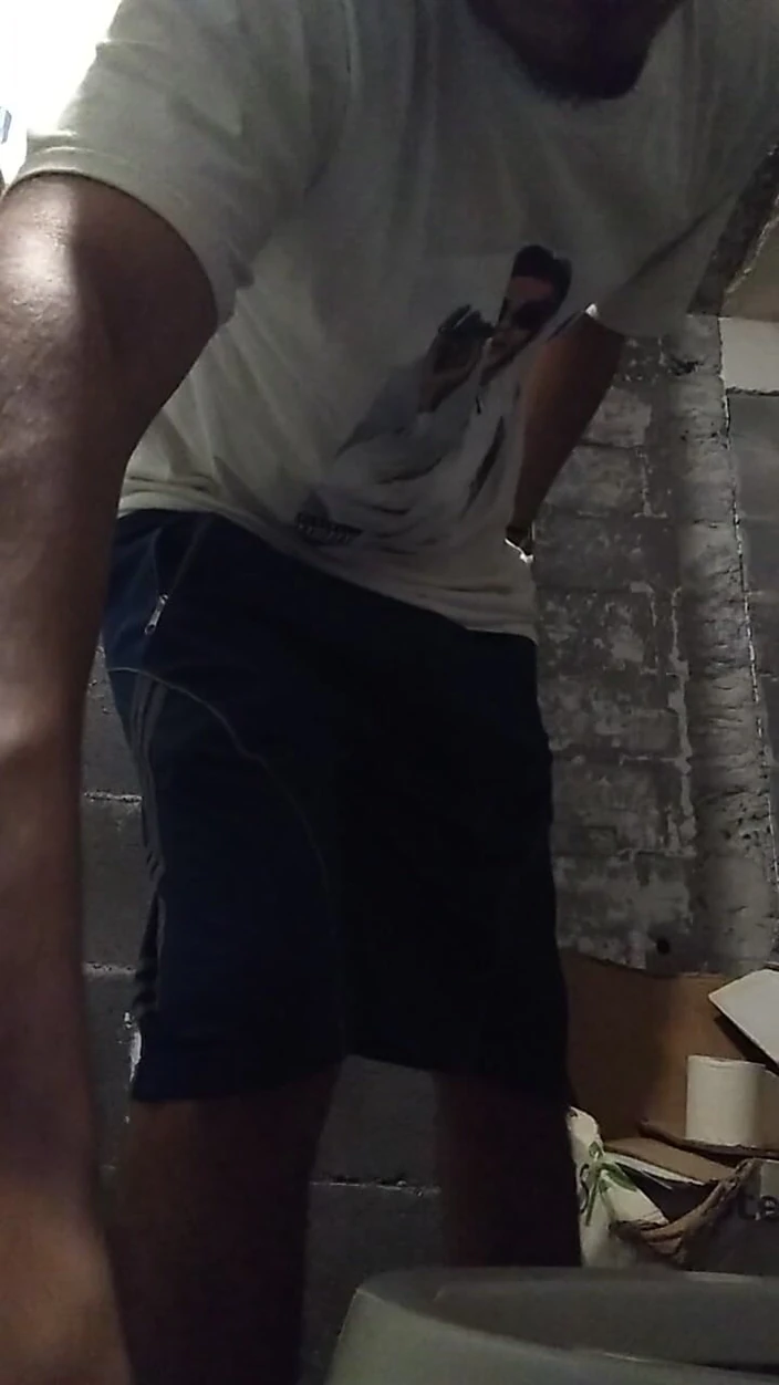 AlexAlejandro13: Pee Horny