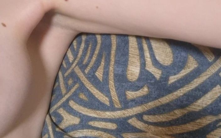 ElzaKom: Elza Kom's Armpit Worship