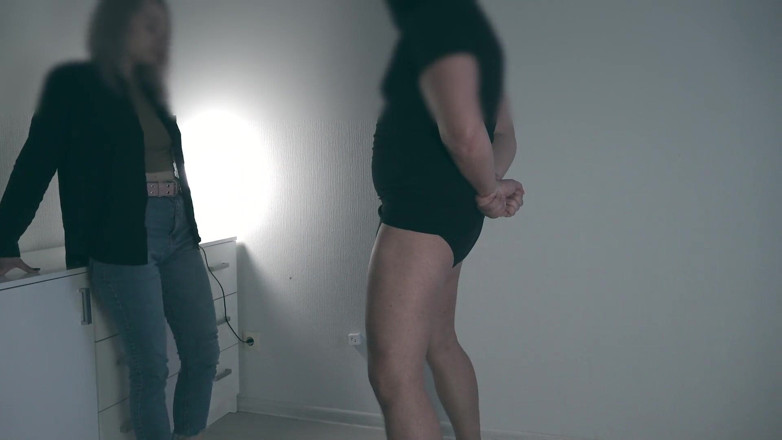 Amateur_fetish: Tiener ballbusting 2 | hoek 1