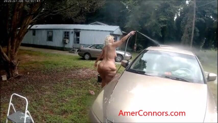 Amber Connors: Lavado de autos de julio