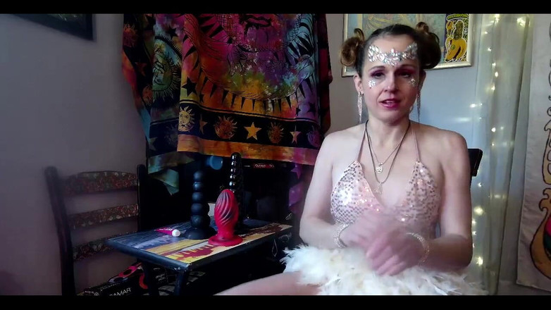 Suzy Wylde: Hi Lovers! आओ देखें My Live